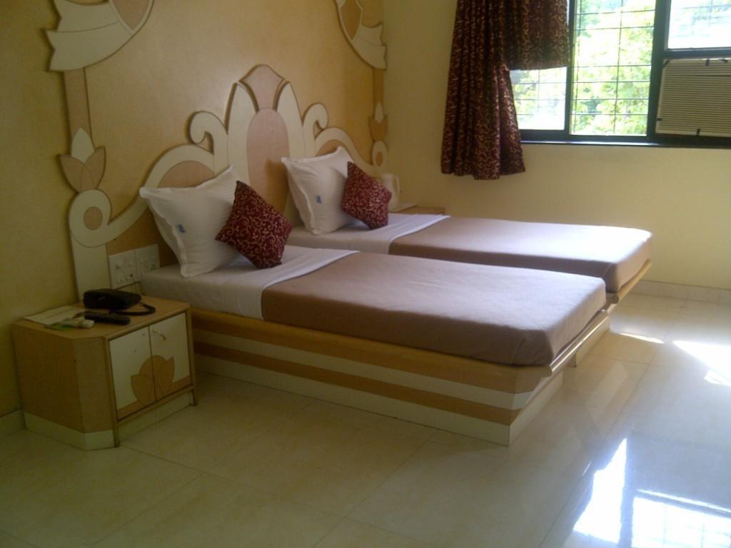 Om Sai Palace Hotel Pune Eksteriør billede